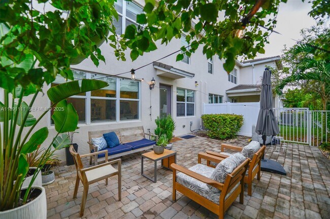 Building Photo - 4735 Eucalyptus Dr