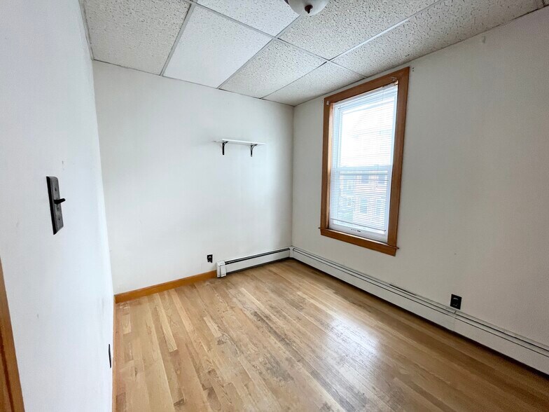 Building Photo - 5 Oswald St