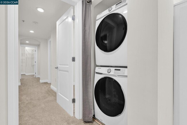 Building Photo - 1310 Creekside Dr