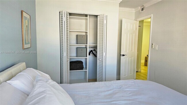 Building Photo - 16446 NE 27th Pl