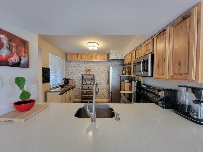 Building Photo - 13206 Glenmoor Dr