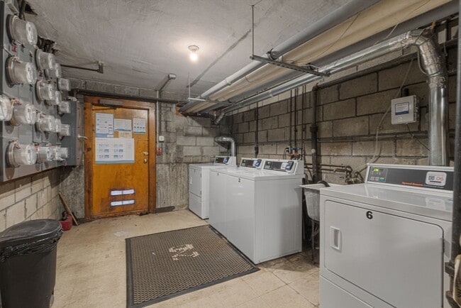 Building Photo - 30 Chester St