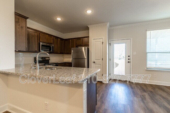 Building Photo - 10351 Lynwood Crk