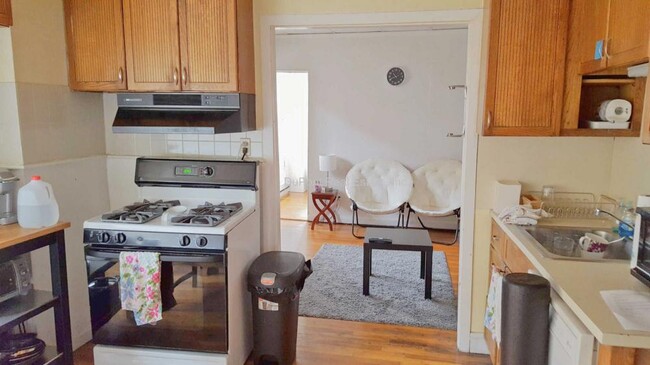Building Photo - 3 bedroom in Boston MA 02113