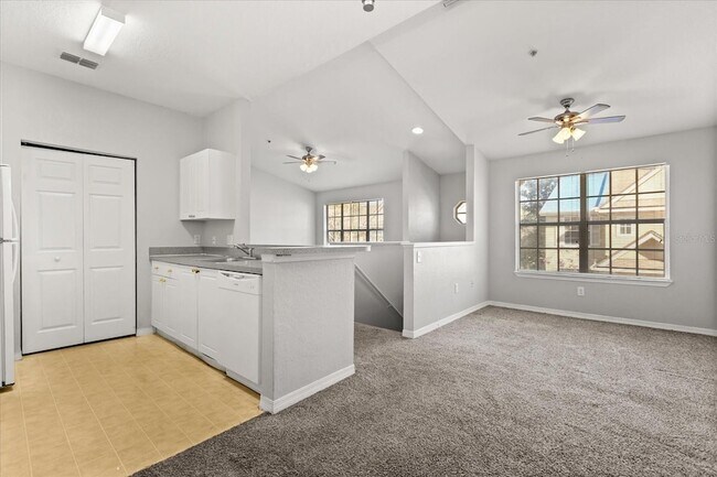 Building Photo - 852 Grand Regency Pointe