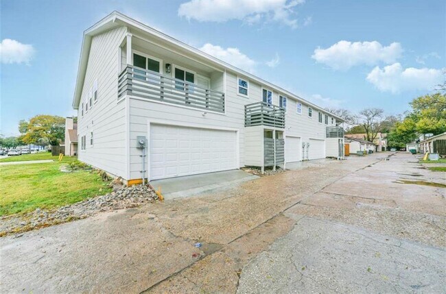 Building Photo - 5763 Easthampton Dr