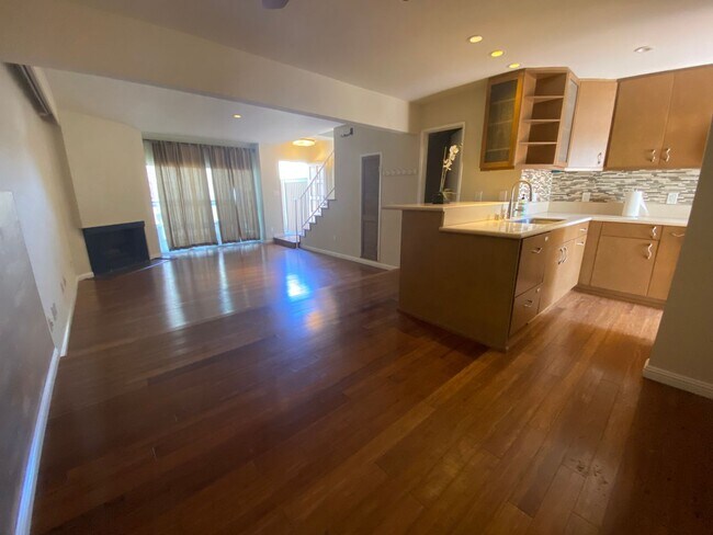 Building Photo - Seascape Community: 2 Bedroom 2.5 Bath Tow...