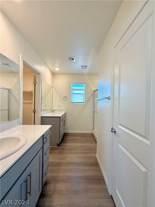 Building Photo - 5646 Mesa Sedona St