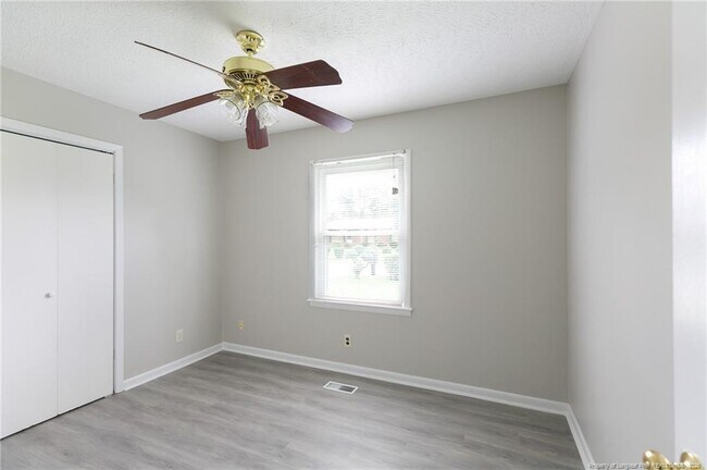 Building Photo - 304 Longhorn Dr