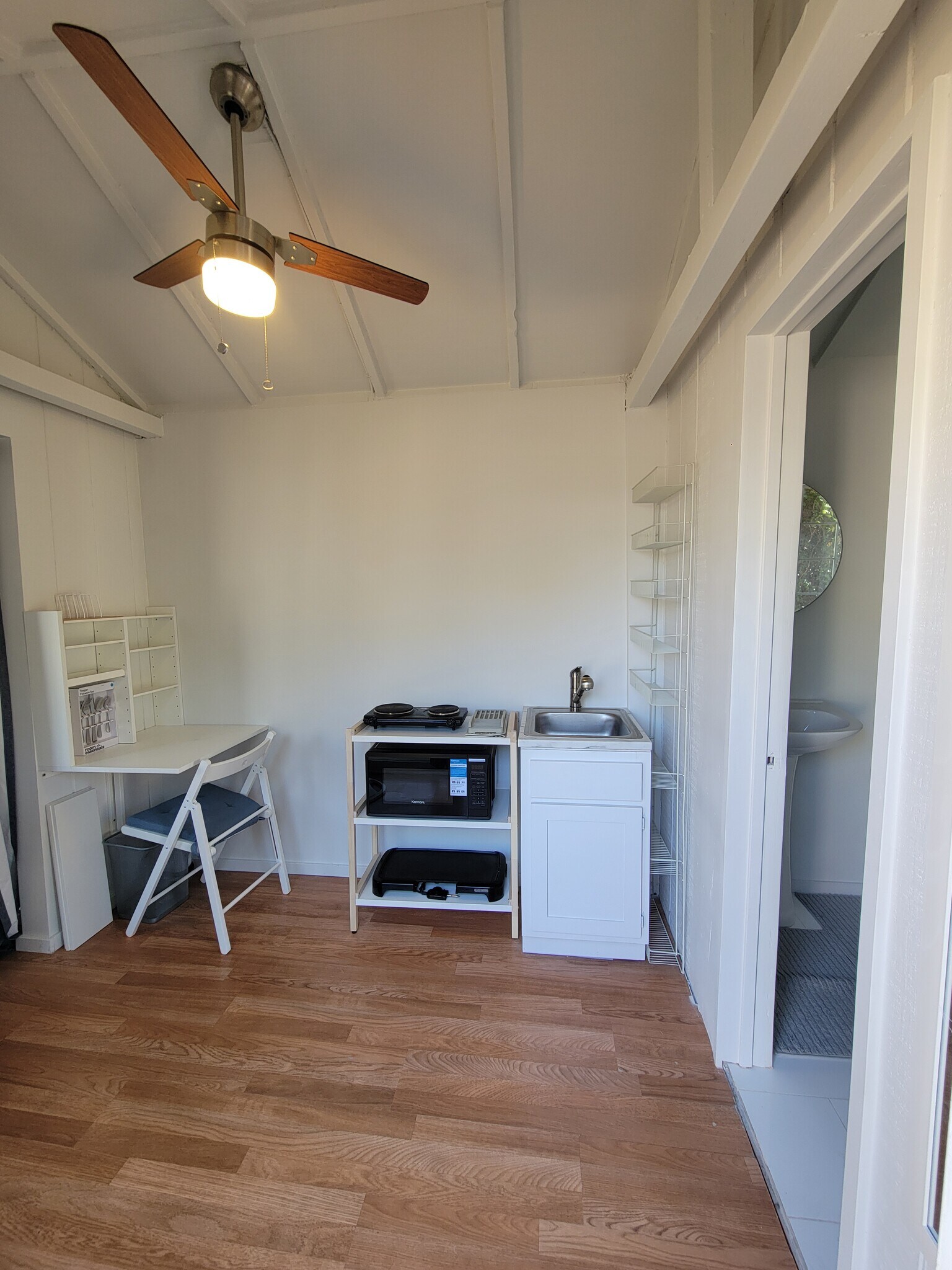 Building Photo - 5725 Burnet Ave