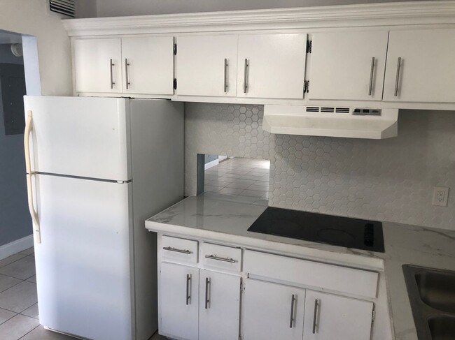 Building Photo - 4500 N Flagler Dr