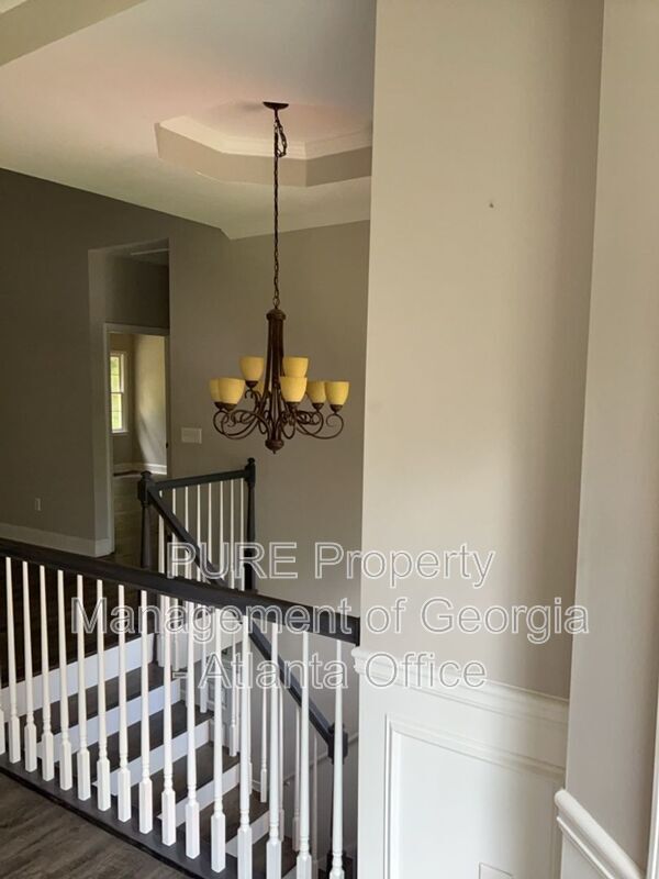 Building Photo - 27 N Hampton Dr