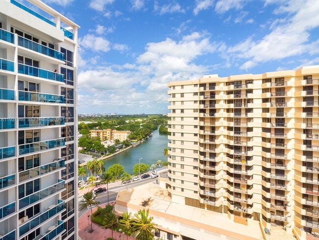 Building Photo - 102 24th St