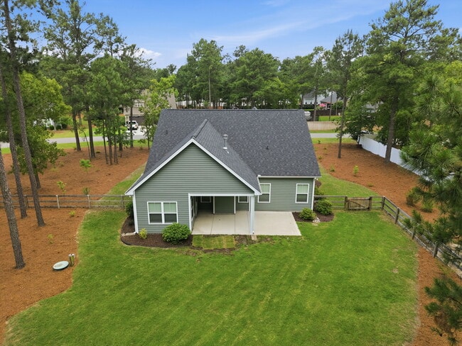 Building Photo - 511 Pondpine Ln