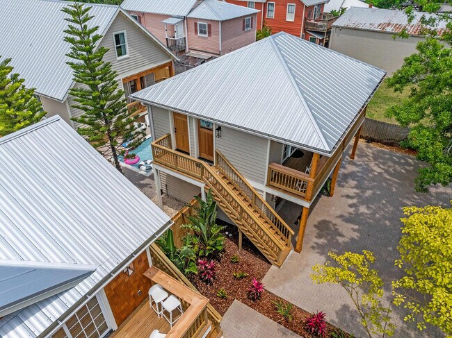 Building Photo - 28 W Castillo Dr