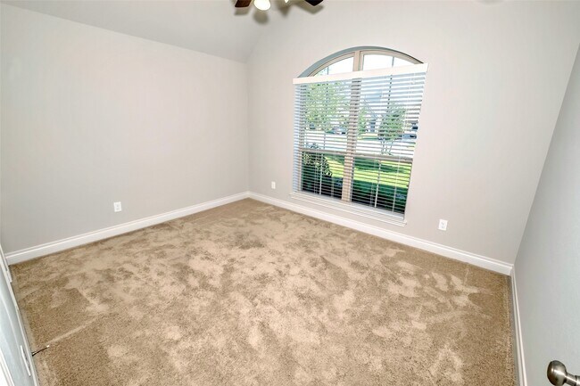 Building Photo - 2911 River Flower Ln