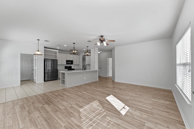 Building Photo - 4423 Garden Ridge Ct