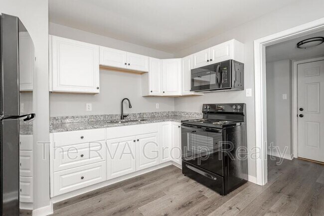 Building Photo - 1407 N 32nd St