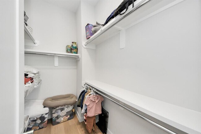 Building Photo - 849 Martin St