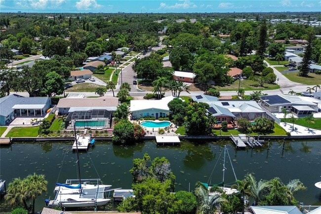 Building Photo - 3790 Beach Dr SE