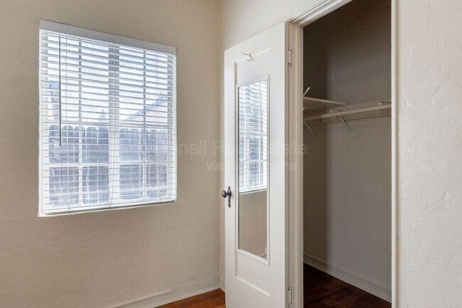 Building Photo - 241 S Cherry Ave