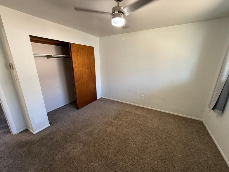 Building Photo - 373 E 720 S St