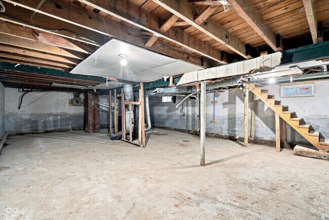 Building Photo - 3429 Kinnear Ave