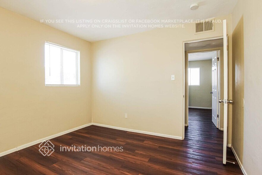Building Photo - 2928 W San Juan Ave
