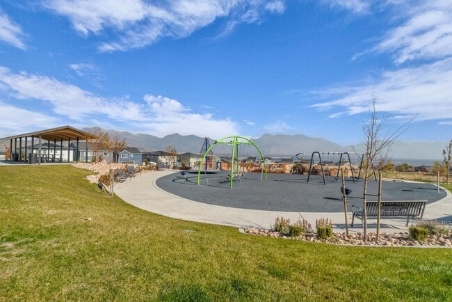 Building Photo - 2468 N Paintbrush Dr