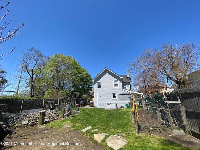 Building Photo - 193 Ludlow St