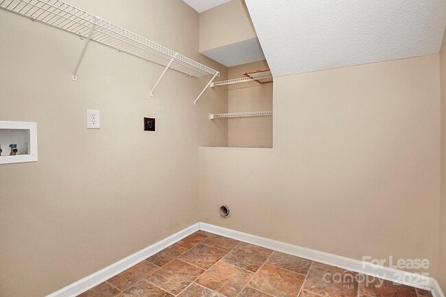 Building Photo - 7115 Simbrah Way