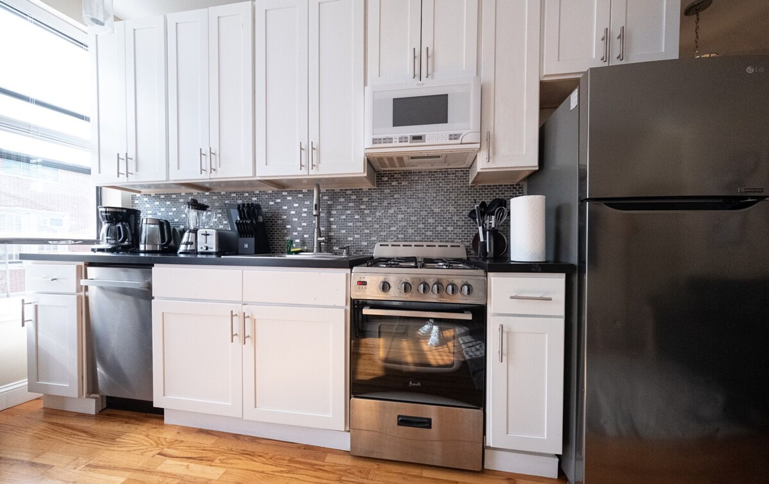 Building Photo - 245 W 113th St