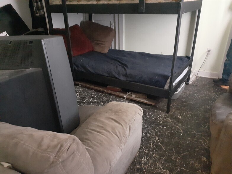 Building Photo - 1636 Monroe St