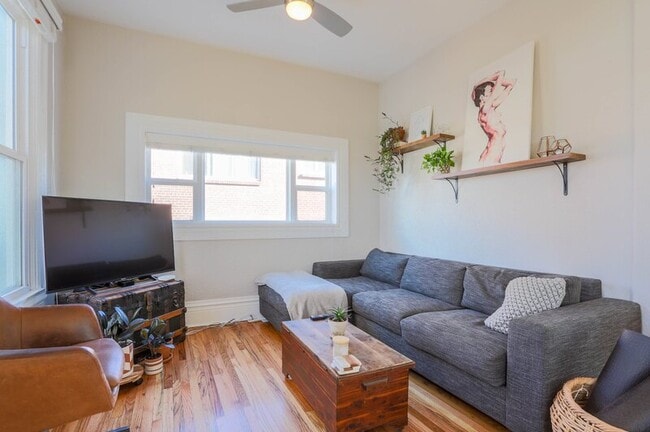 Building Photo - 2220 W 31st Ave