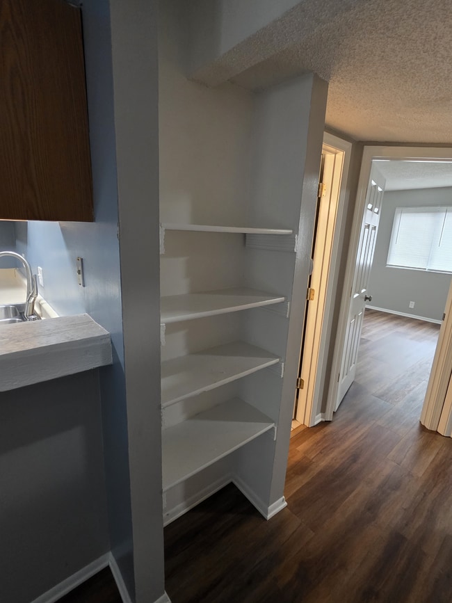 Building Photo - 3320