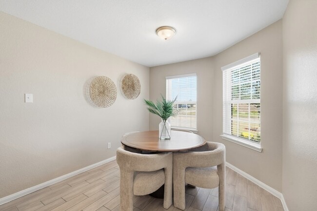 Building Photo - 1001 Strawberry Ridge Dr