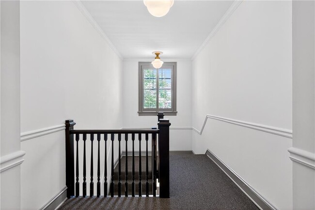 Building Photo - 20 Collier Rd NW