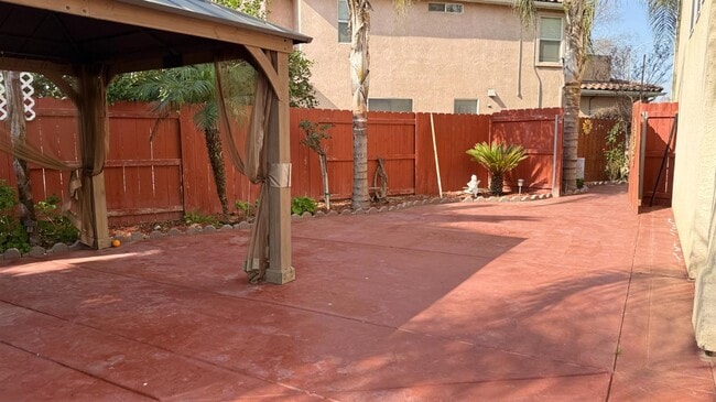 Building Photo - 960 Vista Pl