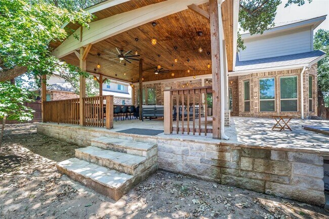 Building Photo - 27013 Daffodil Pl