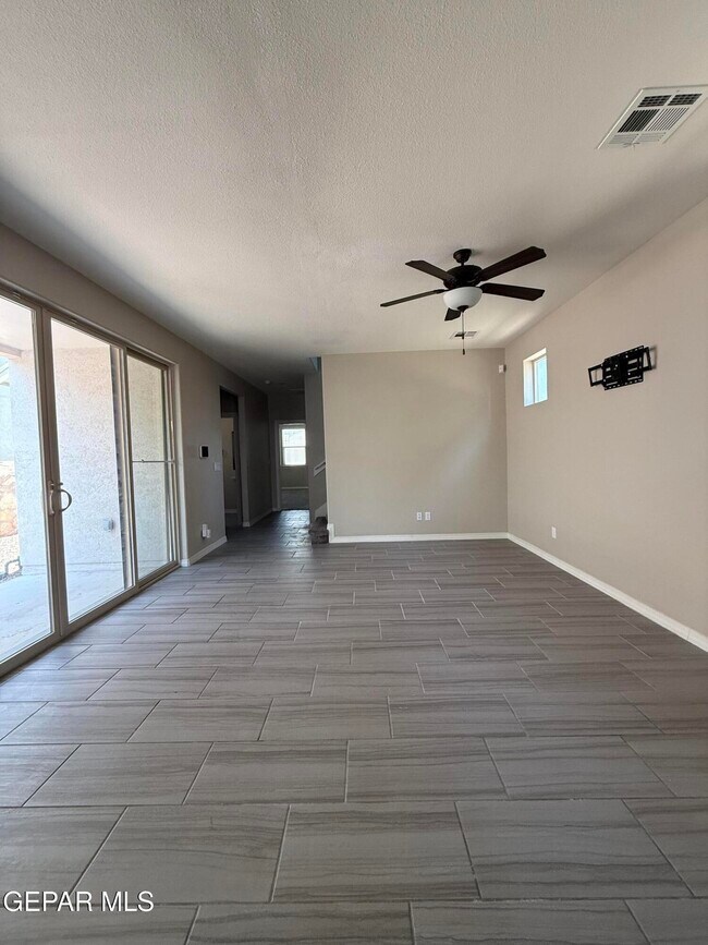 Building Photo - 14655 Pebble Hills Blvd