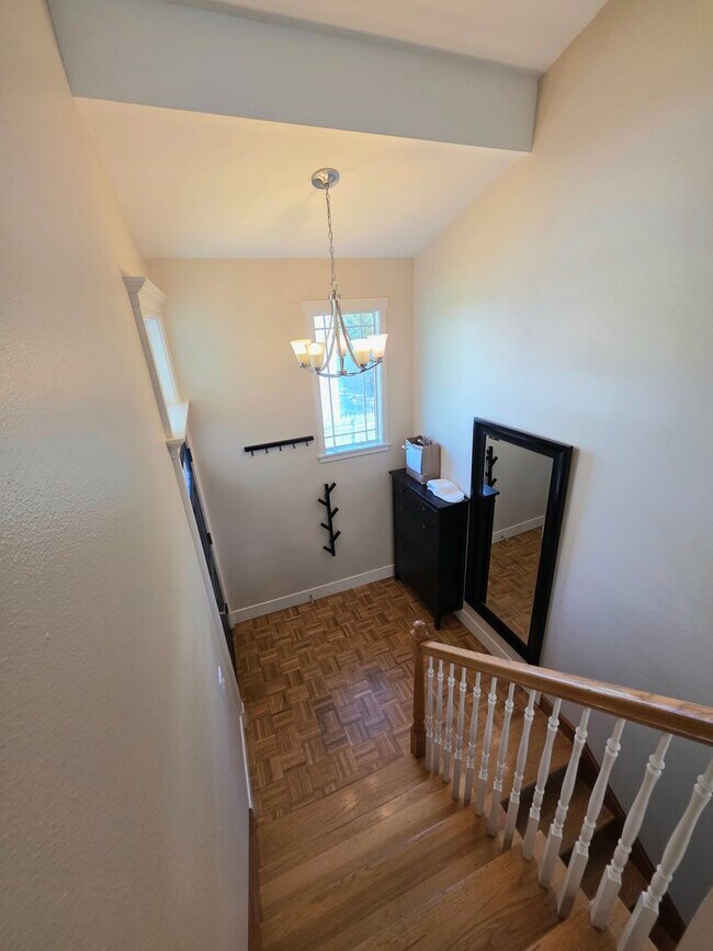 Building Photo - Auburn west hill 4 bedroom and 3 bathroom well maintained home.  Available NOW!