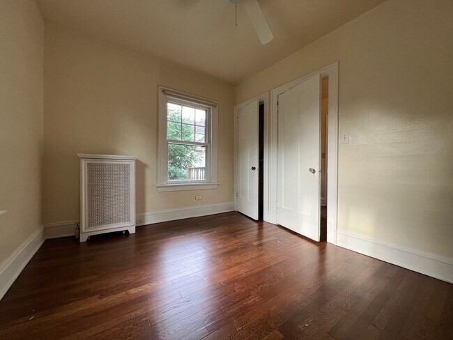 Building Photo - 2425 Demington Dr