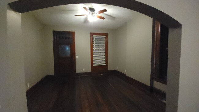 14 1/2 x 14 1/2 ft Living Room - 2631 Shenandoah Ave