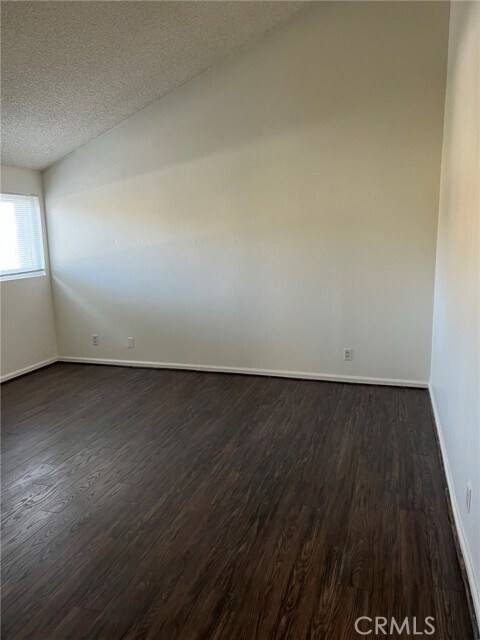 Building Photo - 210 Venice Ave