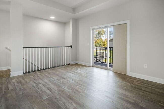 Building Photo - Second Floor, Two Bedroom with Private Ent...