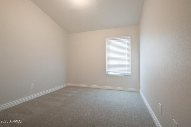 Building Photo - 9859 W Potter Dr
