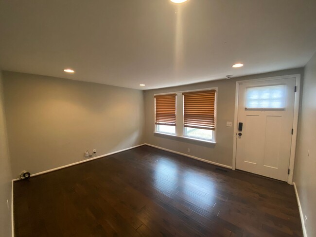 Building Photo - 1515 Boscobel St