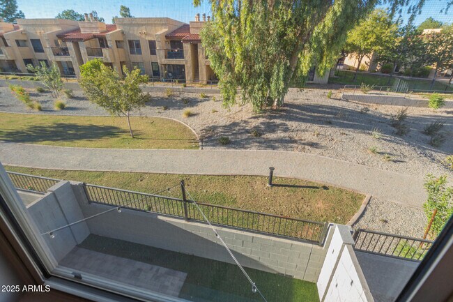 Building Photo - 2134 W Harmont Dr