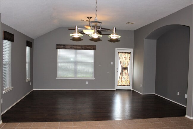 Building Photo - 3604 Kale St