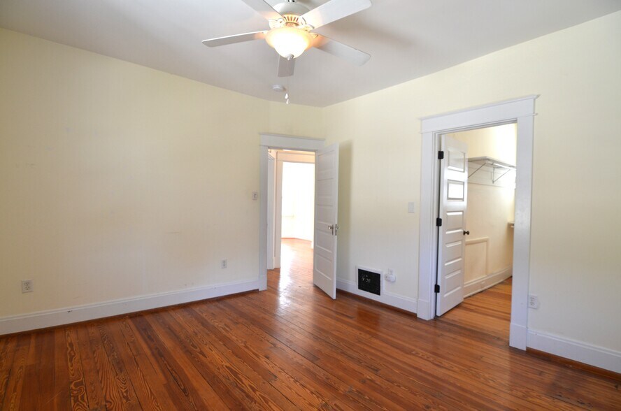 Building Photo - 2748 Markbreit Ave